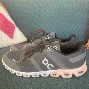 On Running shoes - Cloudflow in Rock/Rose color. Size 6.5